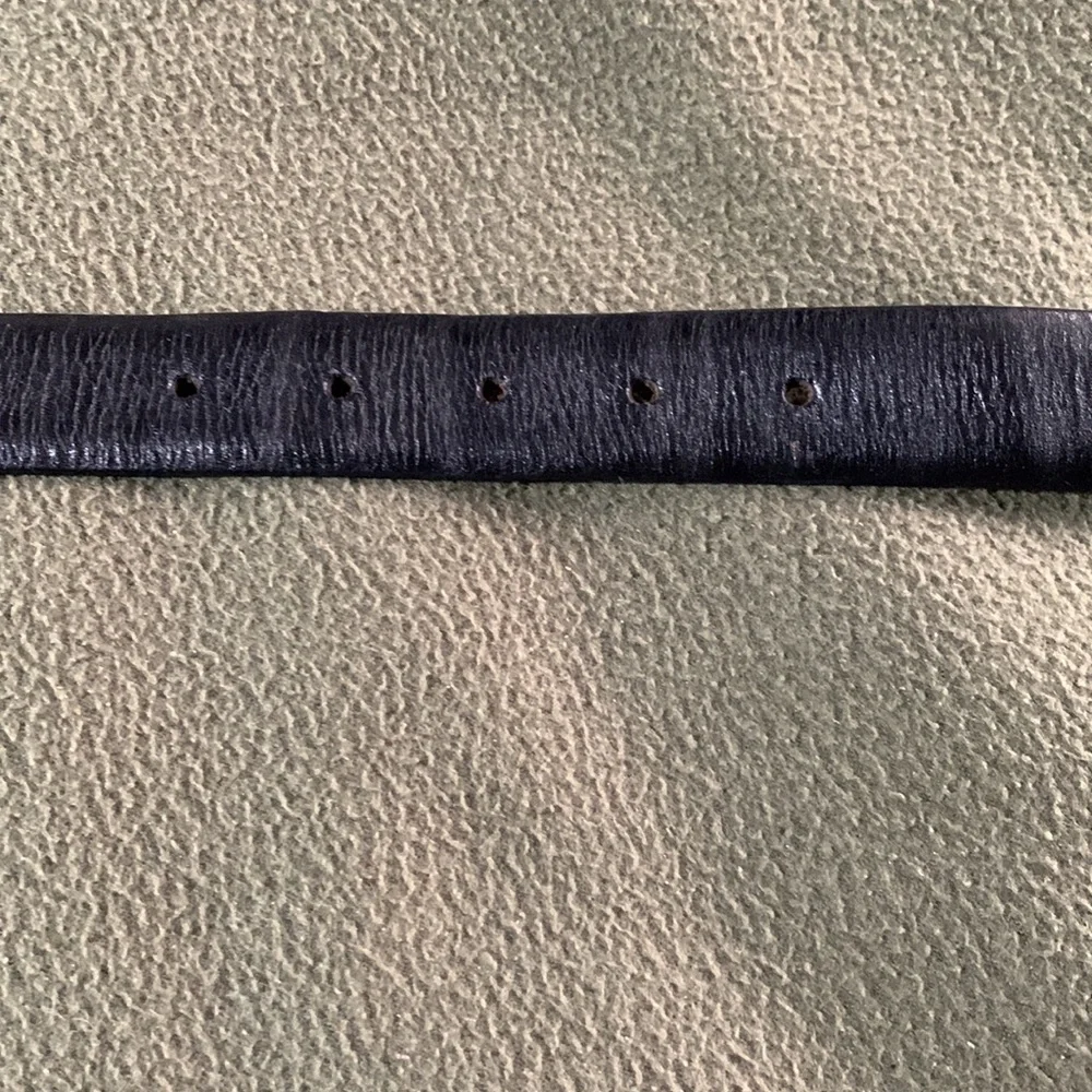 Men’s Chaps black leather dress belt.  Silver buckle.  Size 38 - Picture 5 of 9